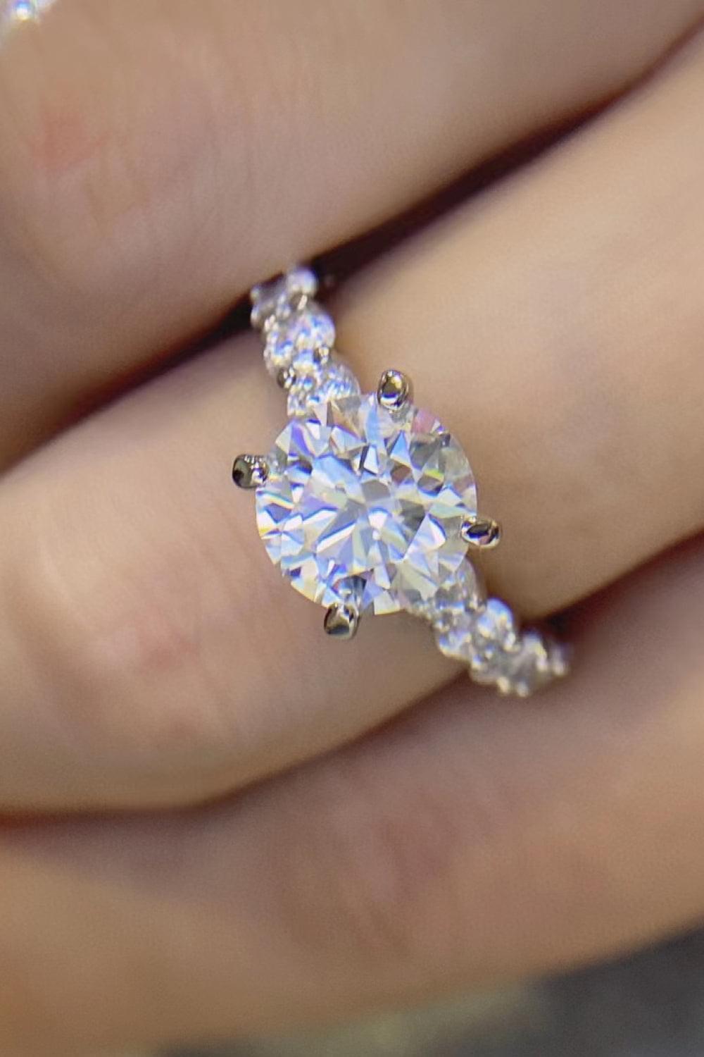 2 Carat 4-Prong Moissanite Ring - Brinxx Couture