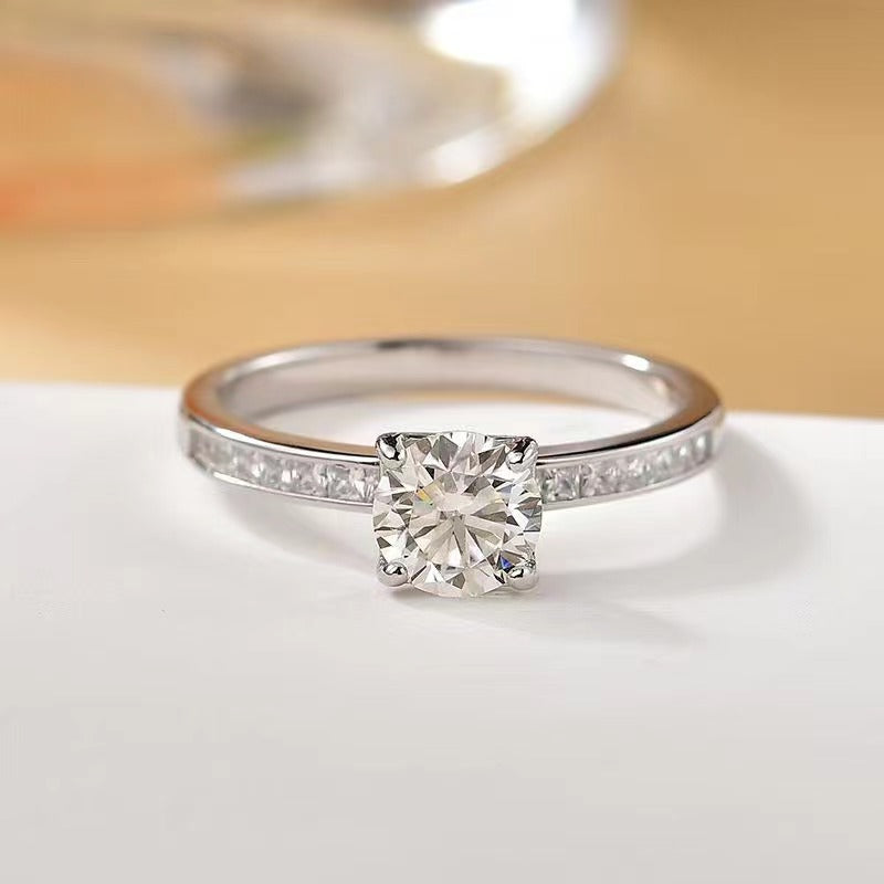 A stylish 2 Carat Moissanite Zircon 925 Sterling Silver Ring for women. this piece adds a touch of elegance to your outfit - Brinxx Couture