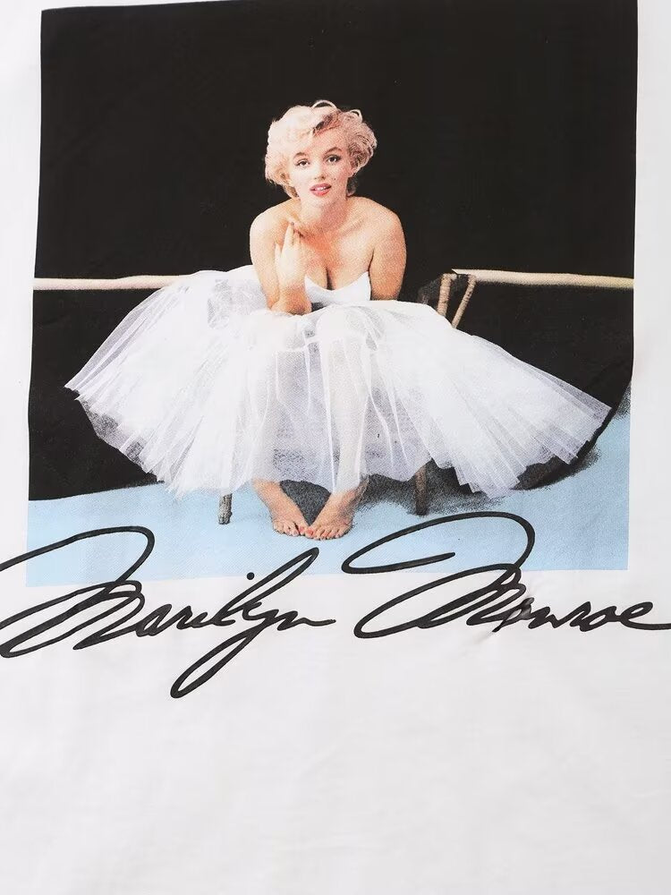 A stylish Marilyn Monroe Print T-shirt for women. this piece adds a touch of elegance to your outfit - Brinxx Couture